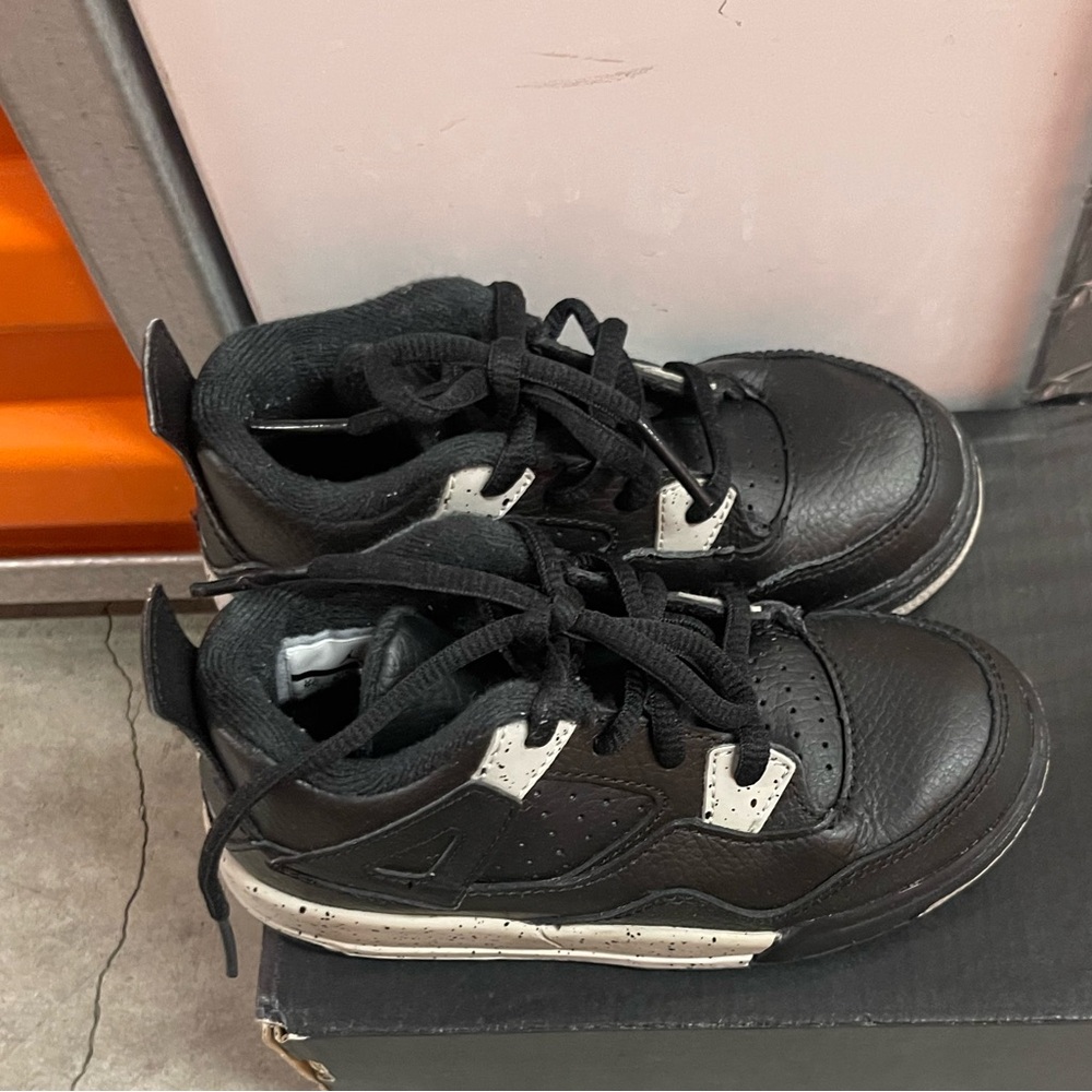 Retro 4 Jordan - Picture 3 of 5